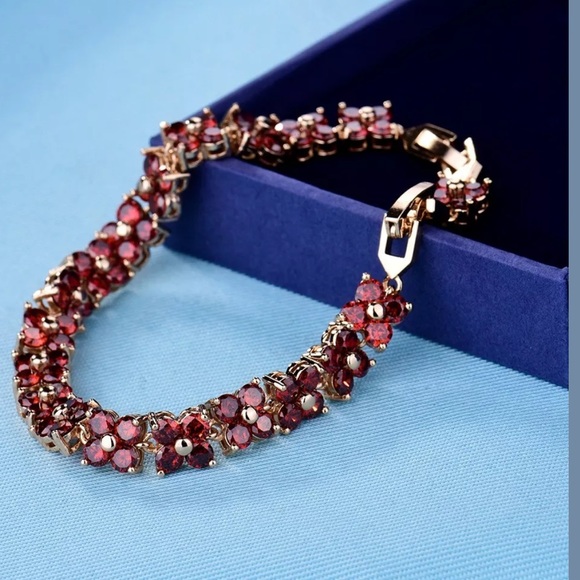 18k Gold Garnet Tennis Bracelet - Picture 3 of 6